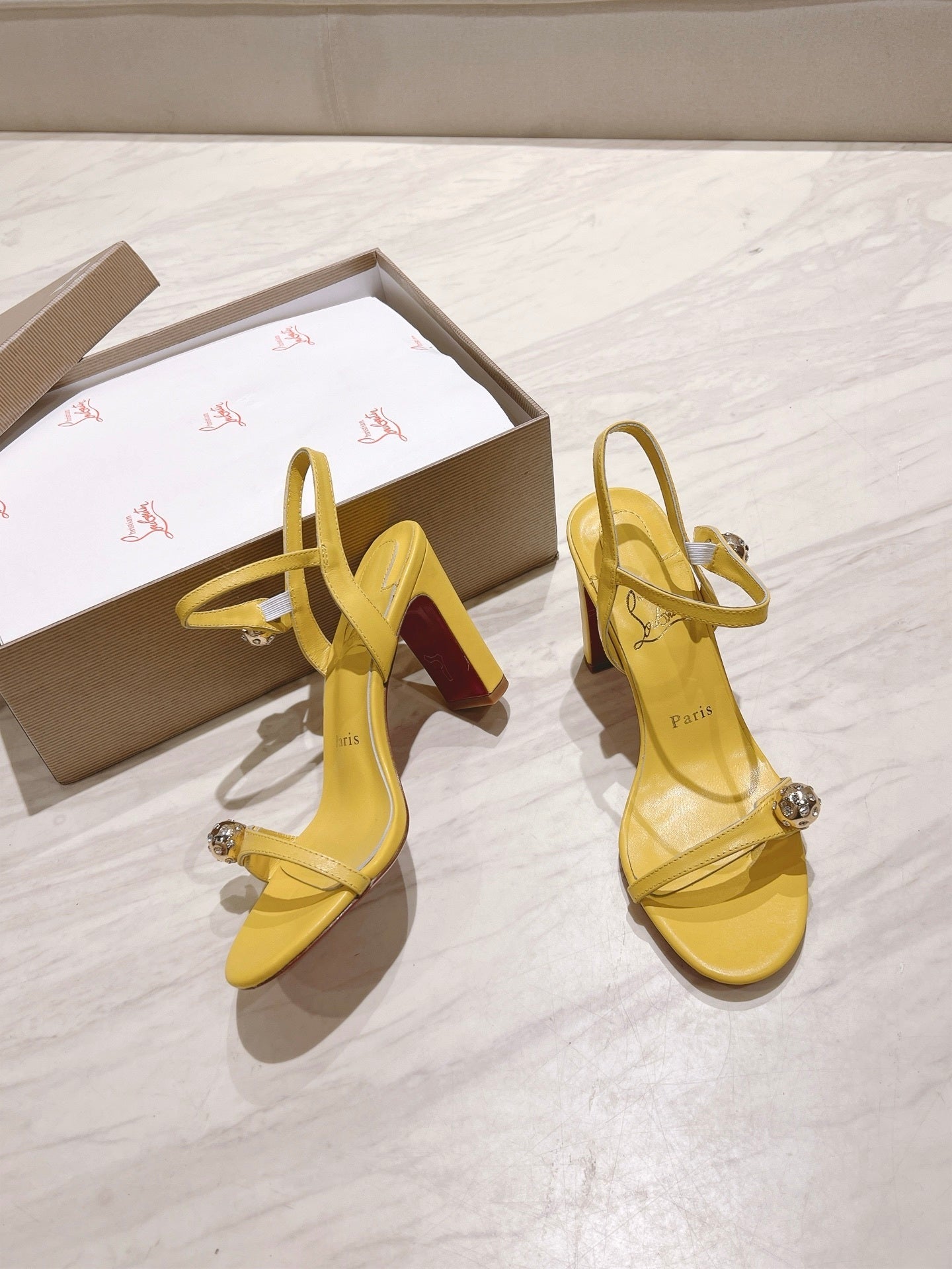 Dragons Bags - High-Quality Designer Products for You - AFFORDABLE LUXURY HEELS - 8207