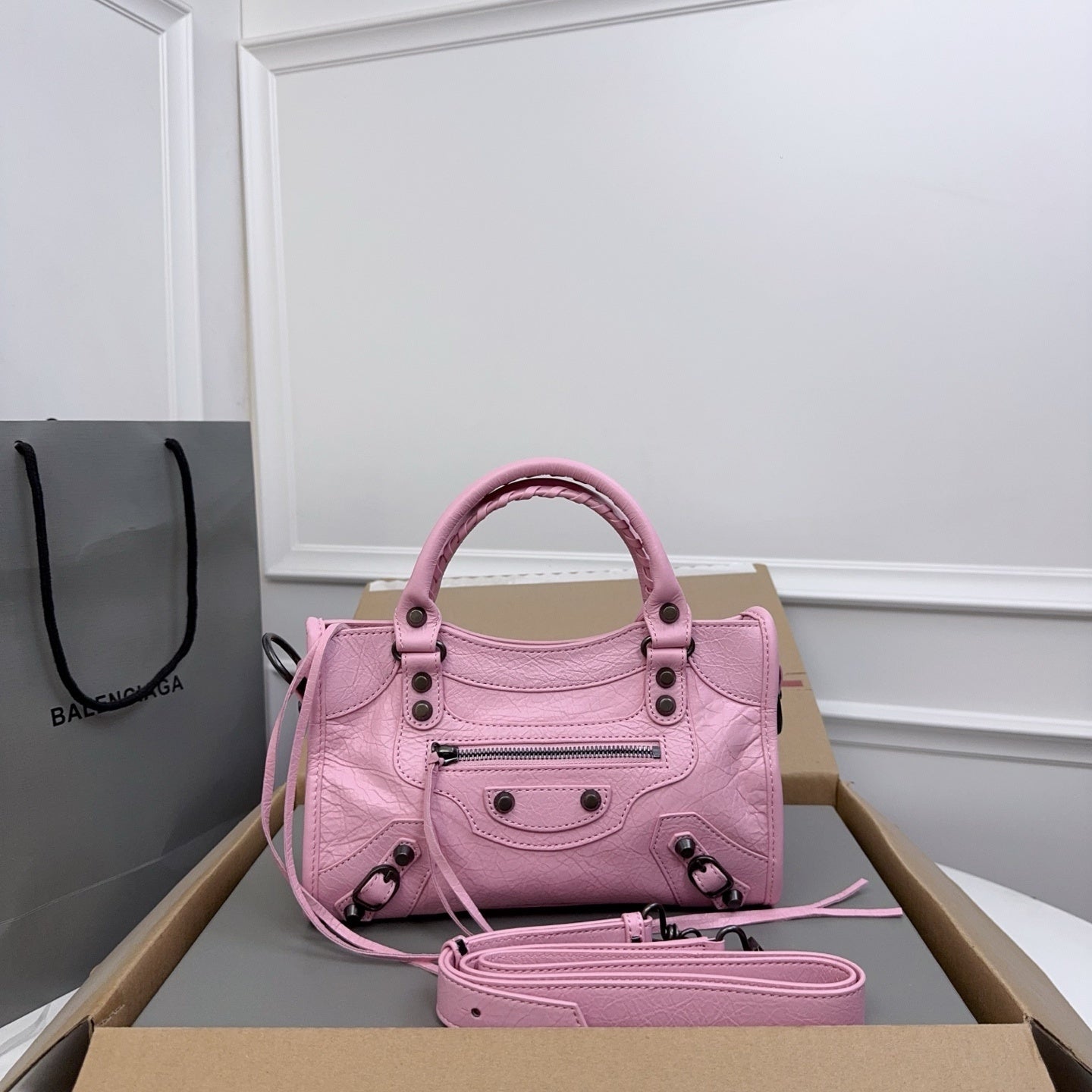 new-luxury-designer-bags-nm24045