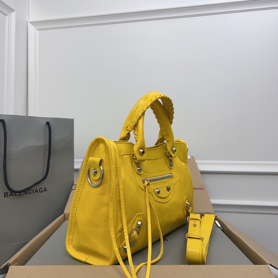 new-designer-premium-bags-nm24028