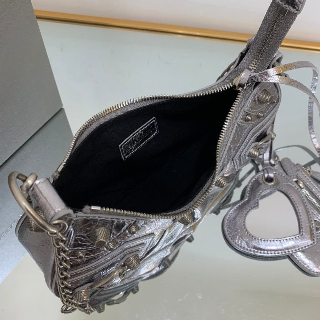 new-luxury-designer-bags-nm24189