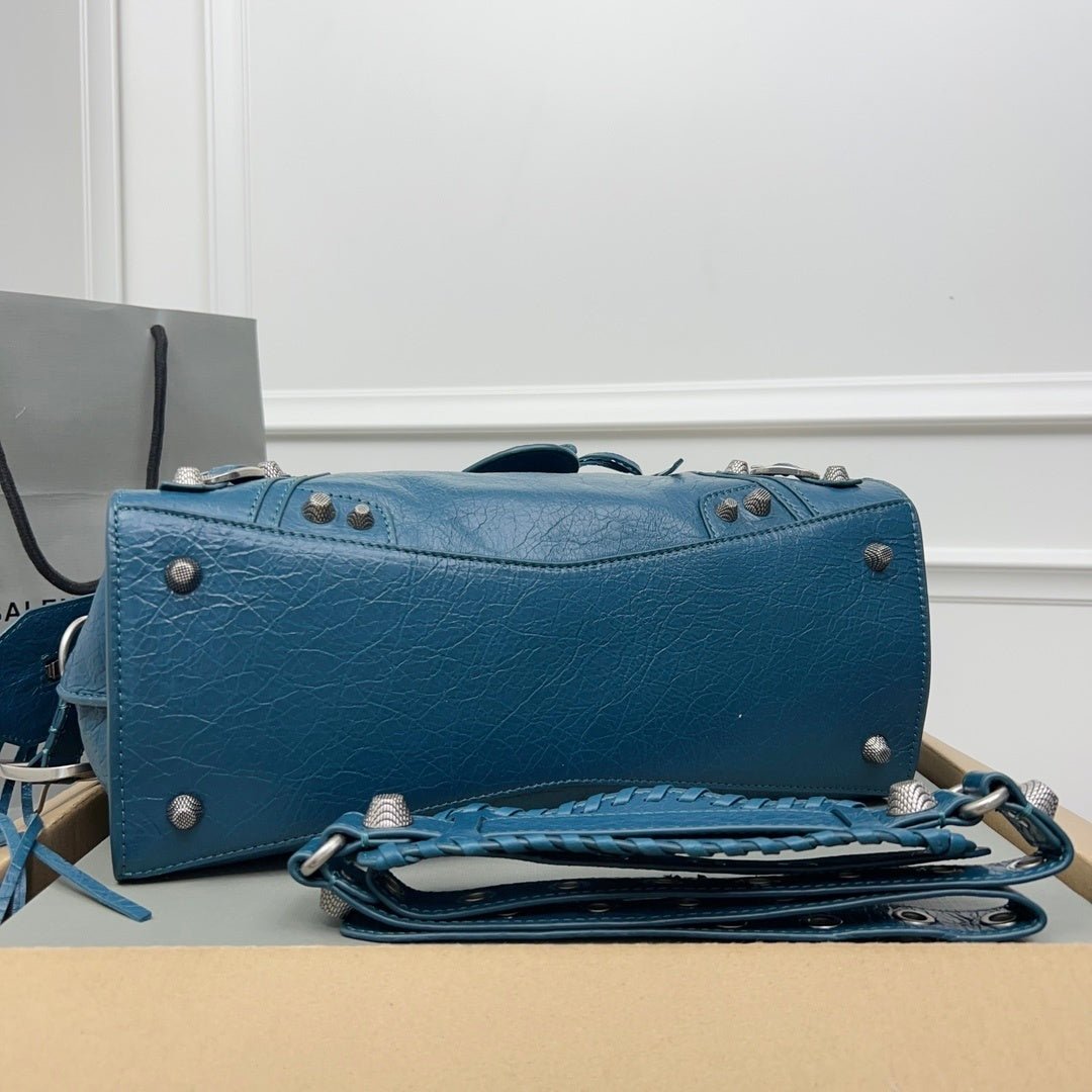 new-luxury-designer-bags-nm24283