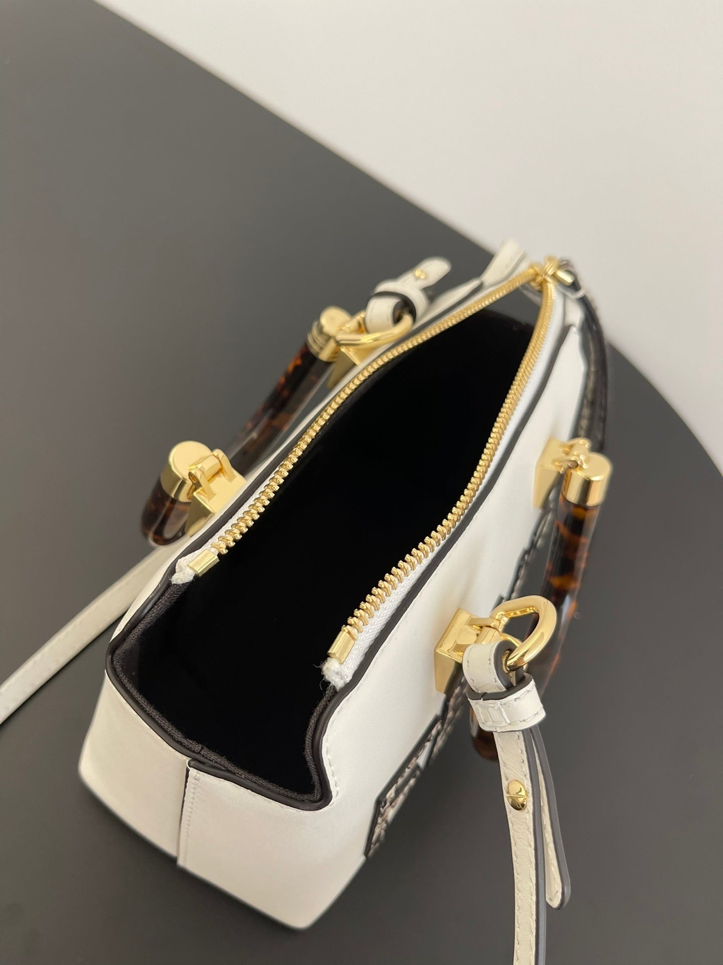 Dragons Bags - High-Quality Designer Products for You - AFFORDABLE LUXURY BAGS - 19166