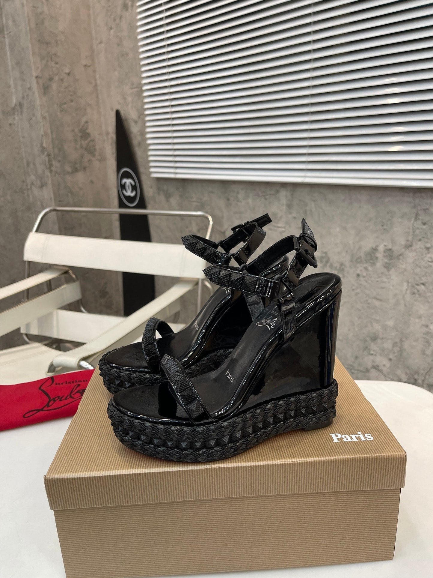 Dragons Bags - High-Quality Designer Products for You - AFFORDABLE LUXURY HEELS - 8071