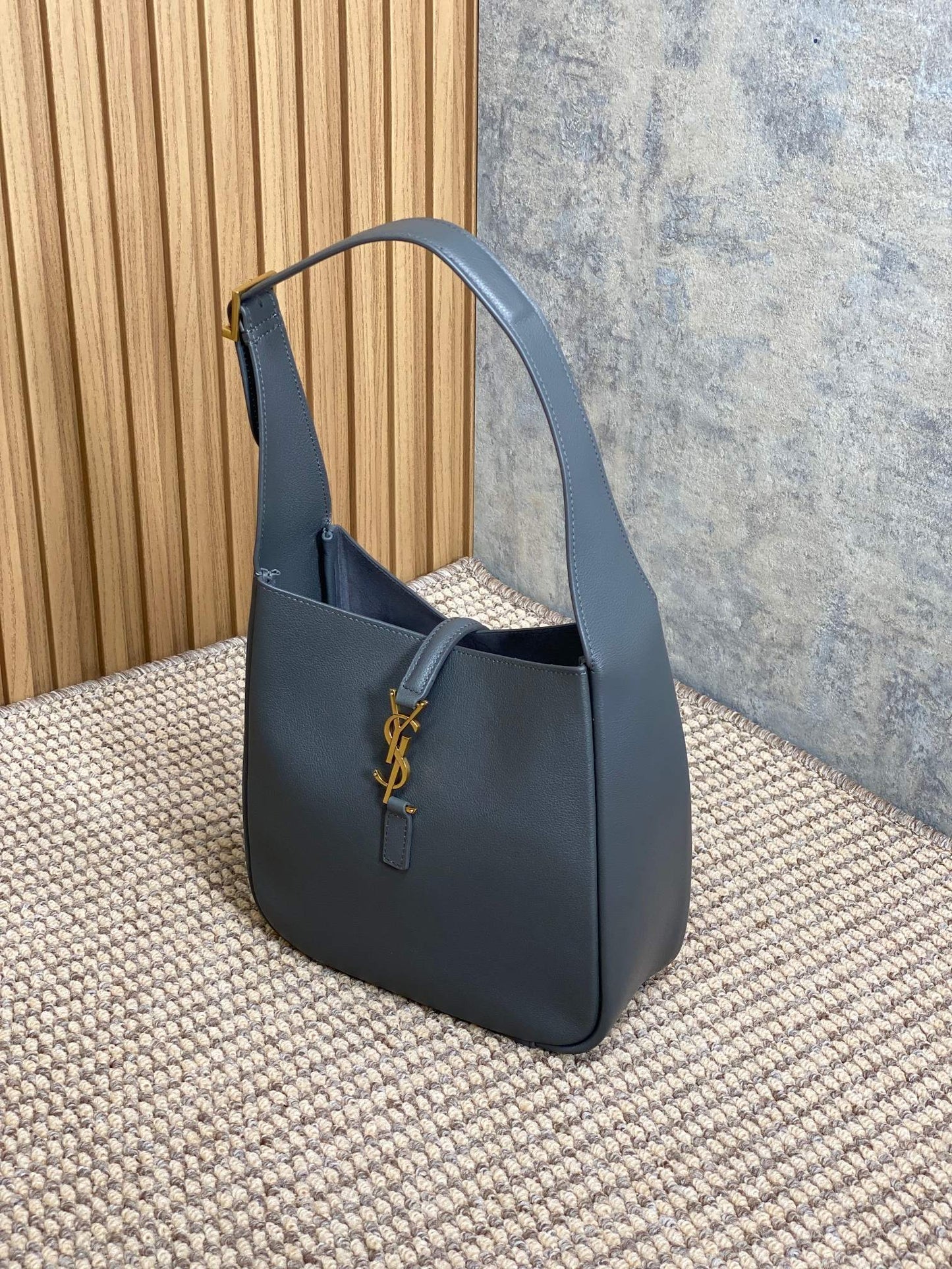 Dragons Bags - Best High-End Brands in One Place - AFFORDABLE LUXURY BAGS - 5913