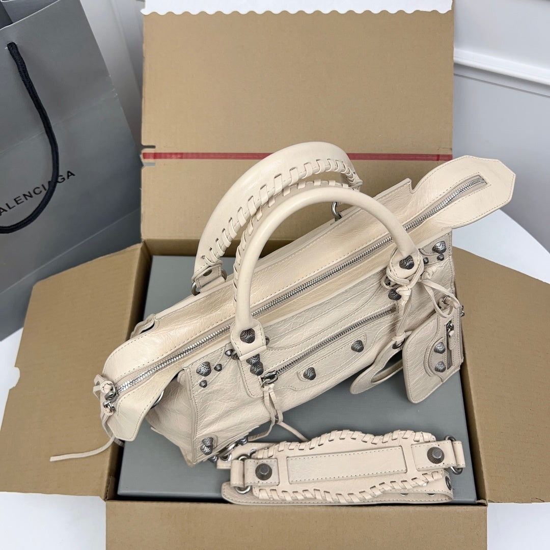 new-luxury-designer-bags-nm24277