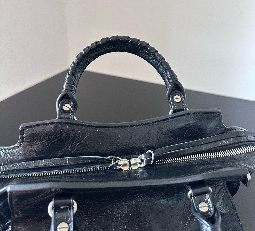 new-luxury-designer-bags-nm24359
