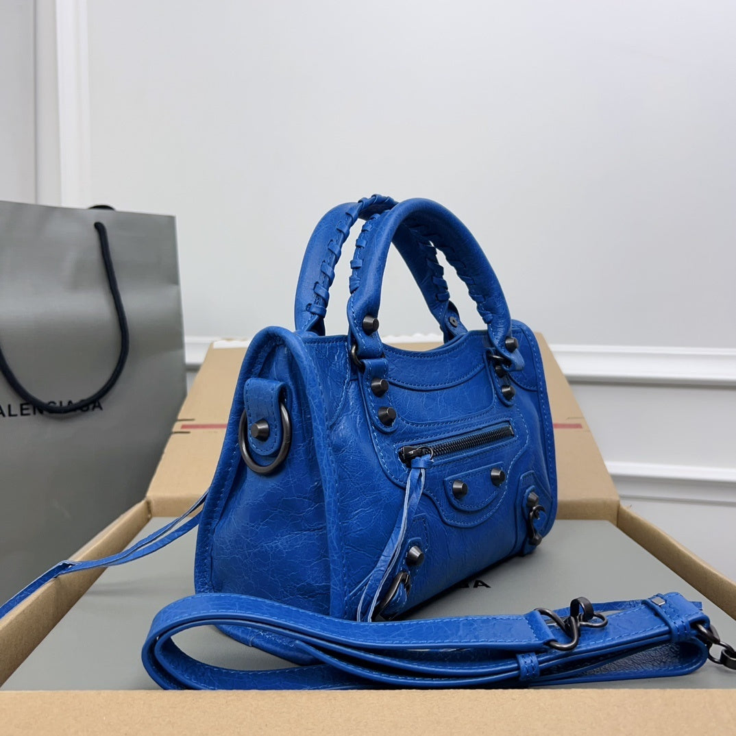 new-luxury-designer-bags-nm24038