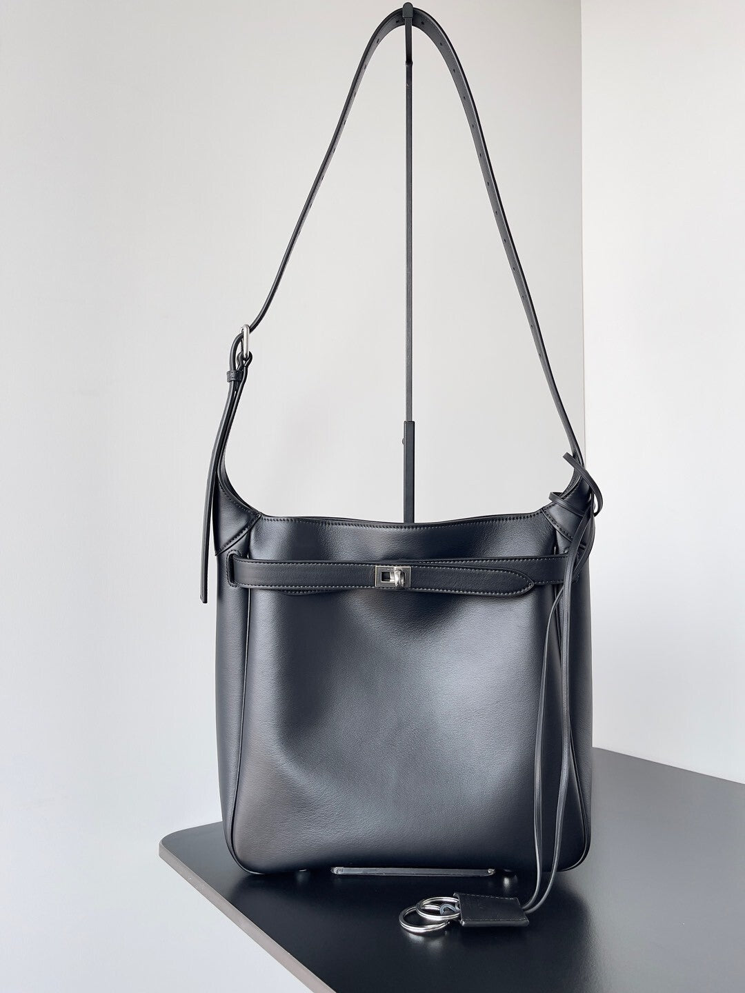 new-luxury-designer-bags-nm24351