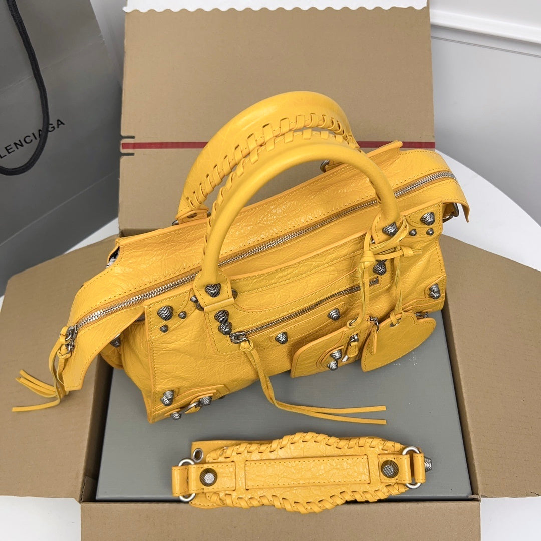 new-luxury-designer-bags-nm24279