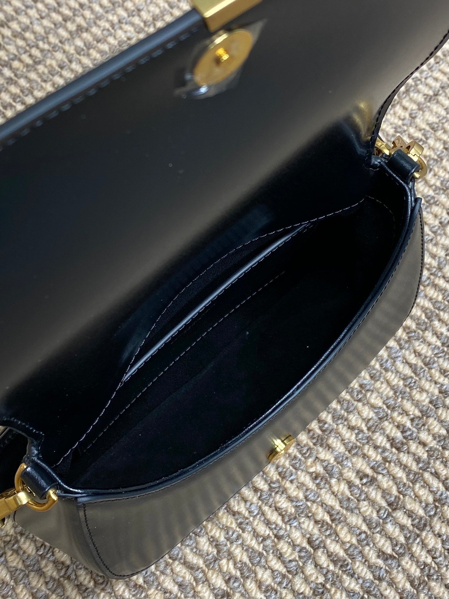 Dragons Bags - Best High-End Brands in One Place - AFFORDABLE LUXURY BAGS - 5909