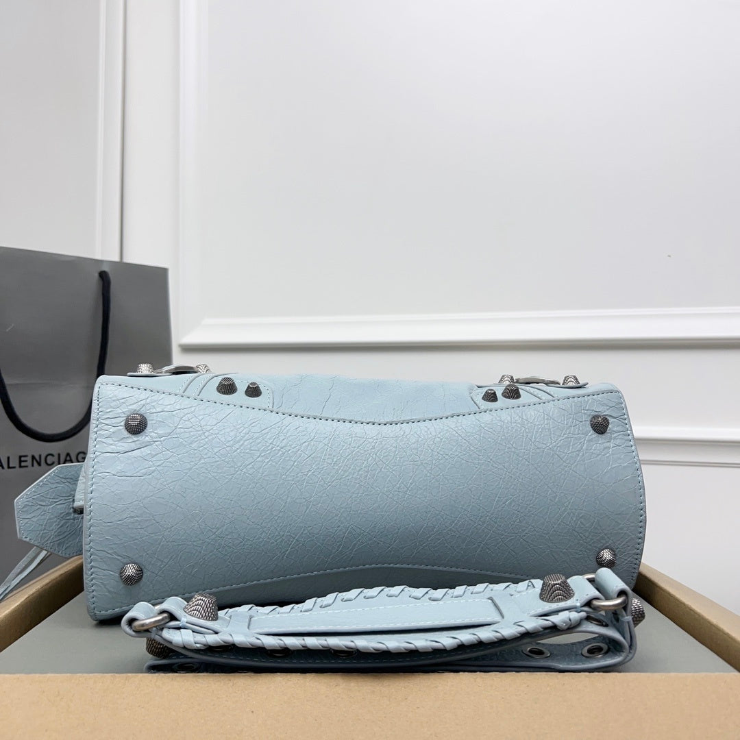 new-luxury-designer-bags-nm24271