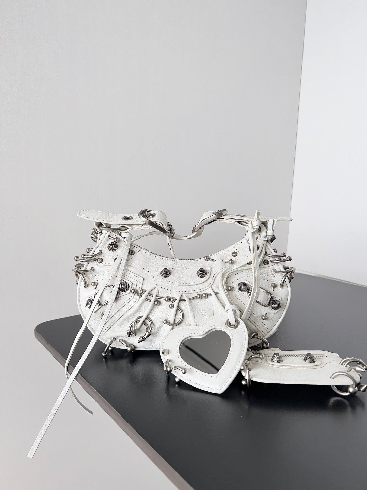 new-luxury-designer-bags-nm24358