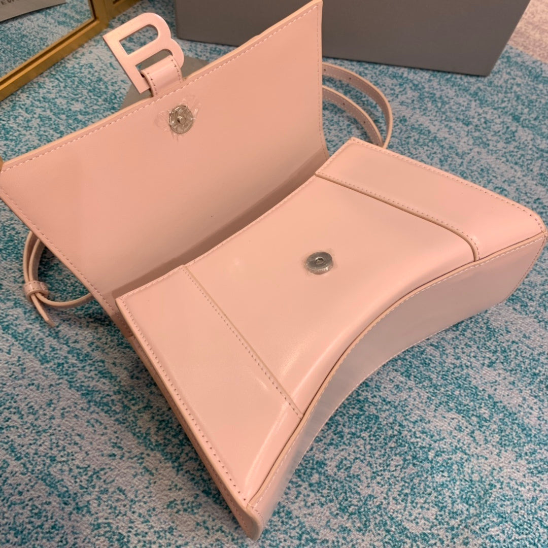 new-luxury-designer-bags-nm24082