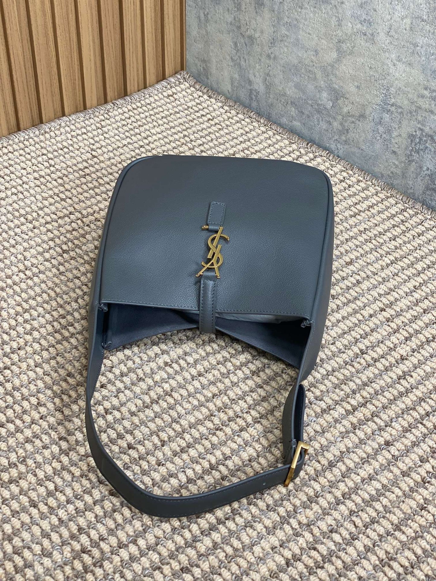 Dragons Bags - Best High-End Brands in One Place - AFFORDABLE LUXURY BAGS - 5913