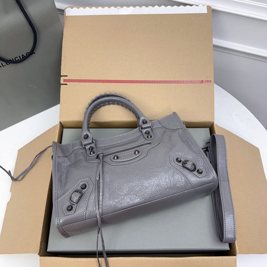 new-designer-premium-bags-nm24022