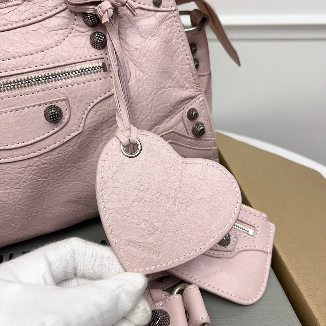 new-luxury-designer-bags-nm24273