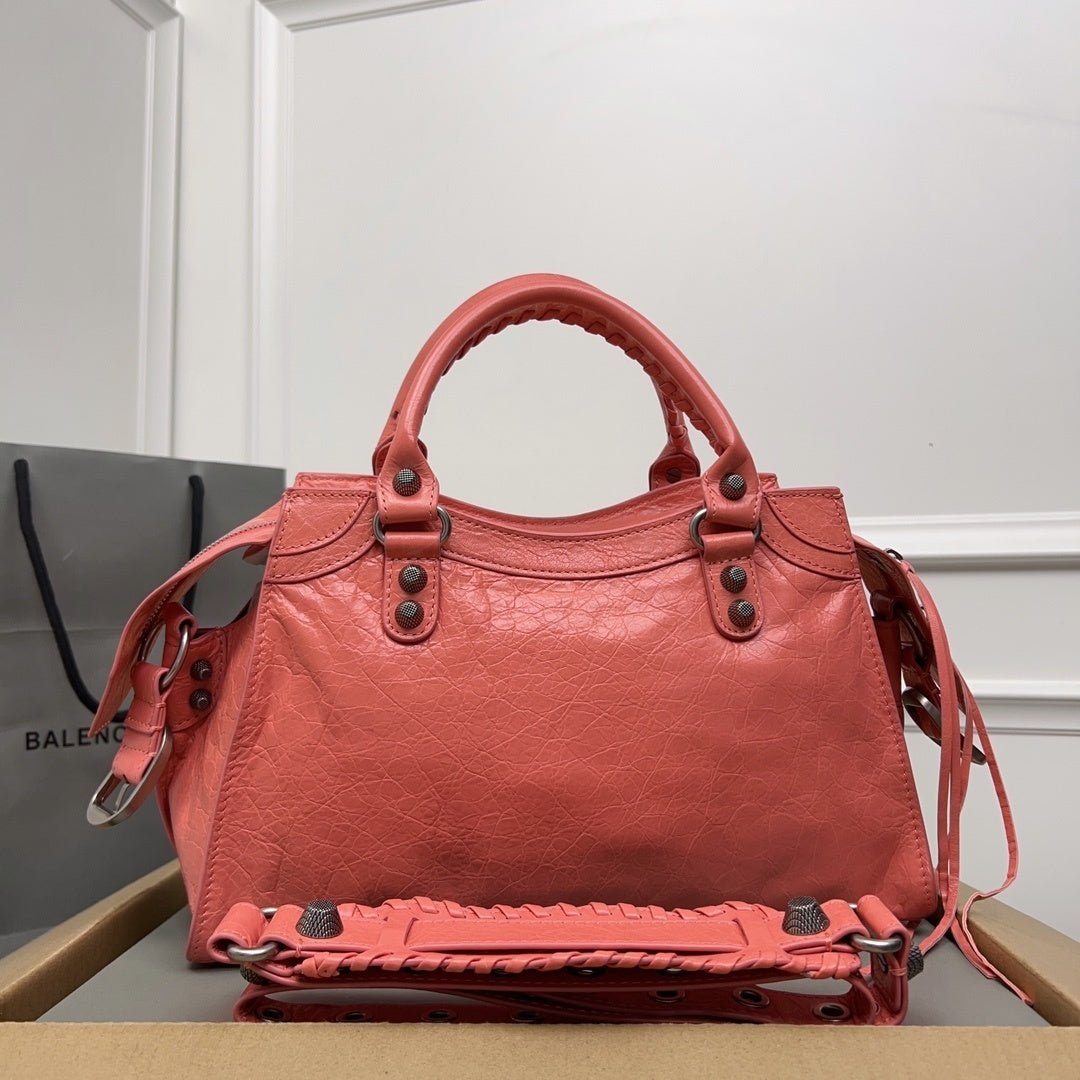 new-luxury-designer-bags-nm24280
