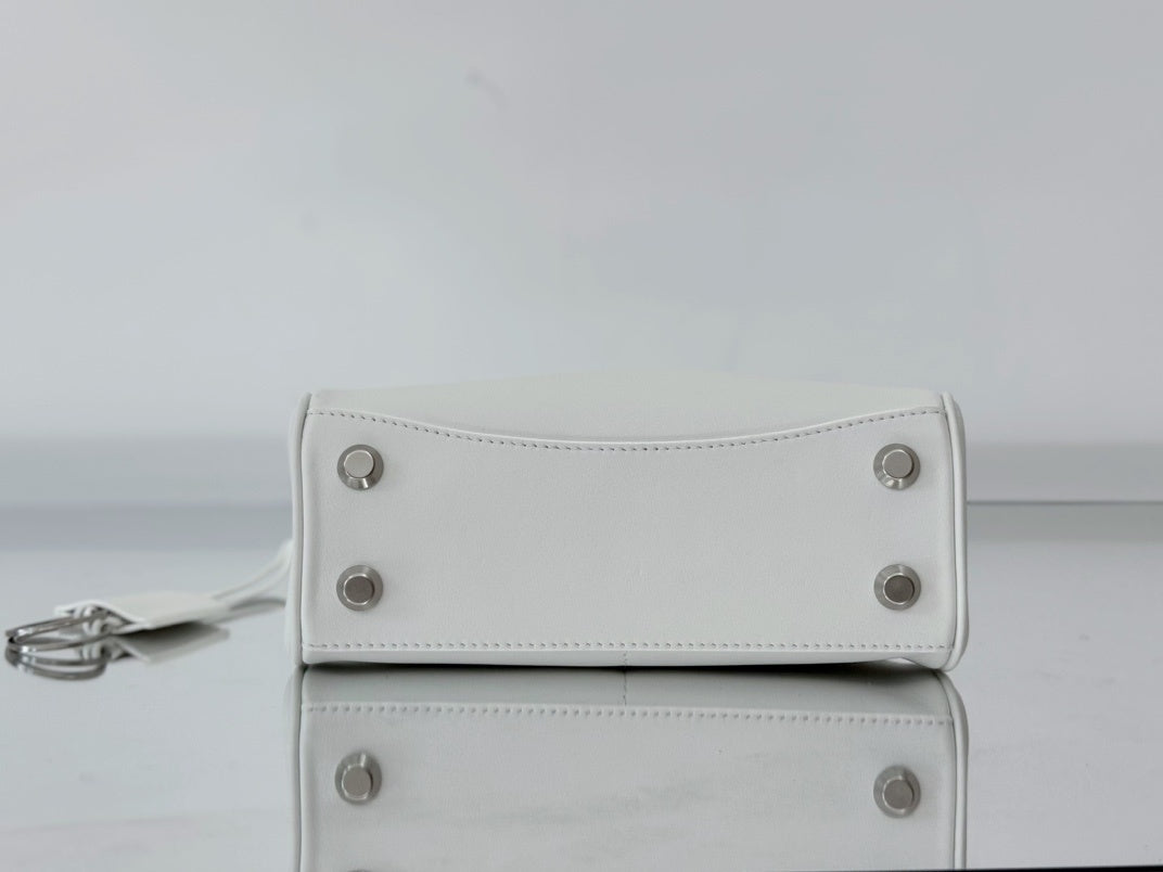 new-designer-premium-bags-nm24852