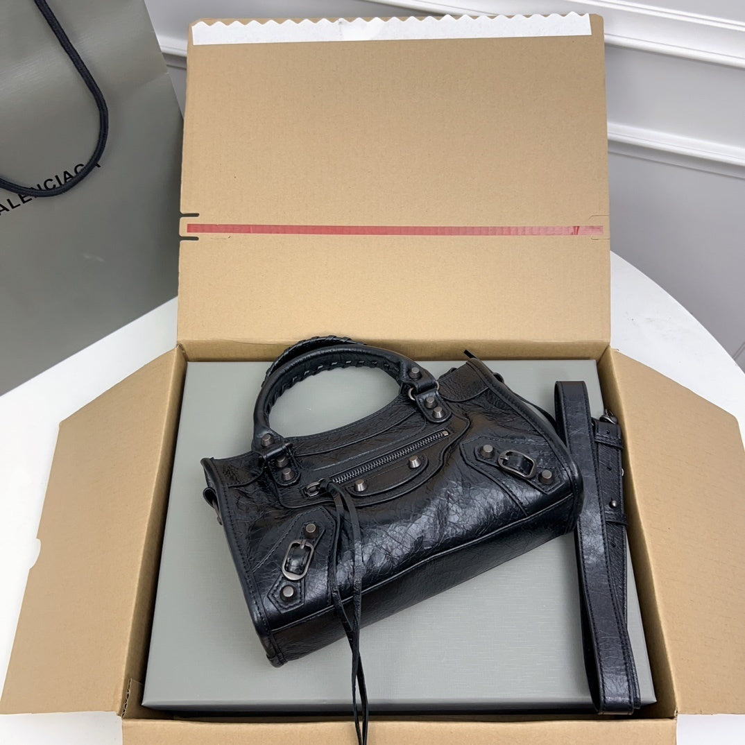 new-luxury-designer-bags-nm24043