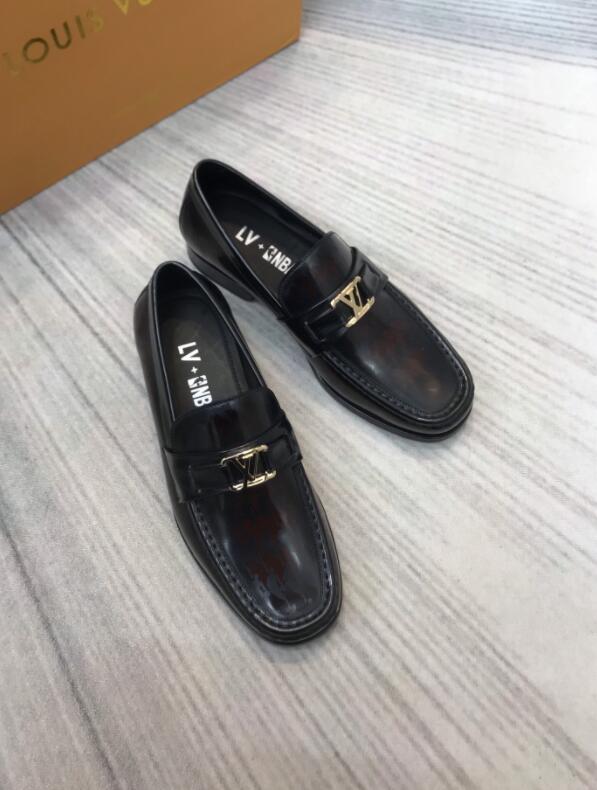 Dragons Bags Detail