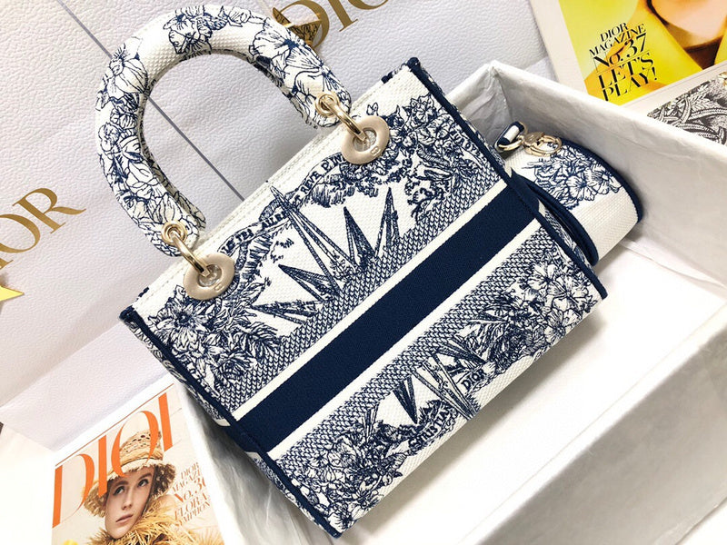 Dragons Bags Detail