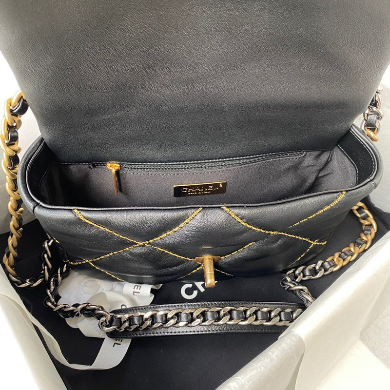 Dragons Bags Detail