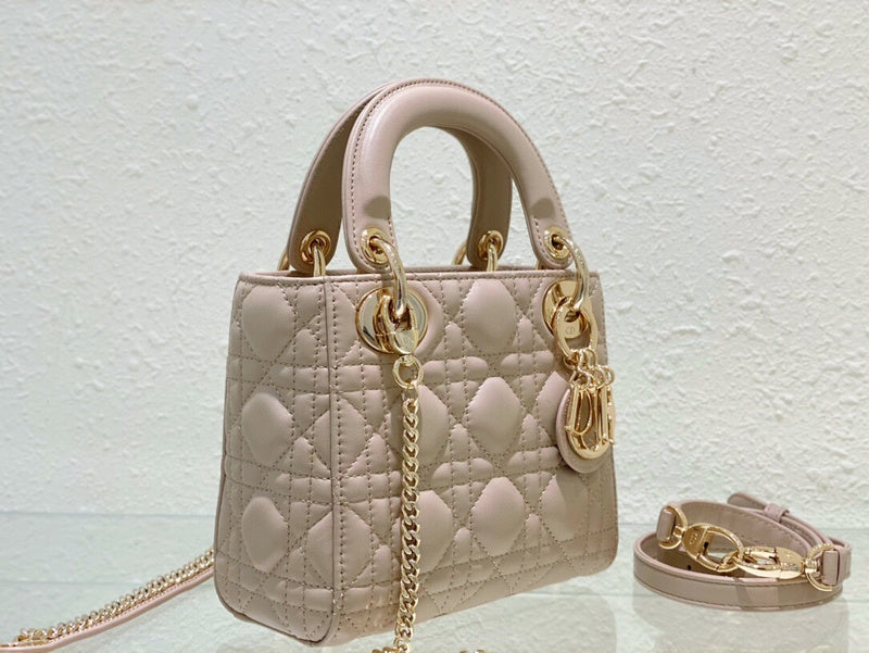 Dragons Bags Detail