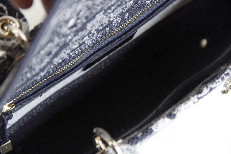 Dragons Bags Detail