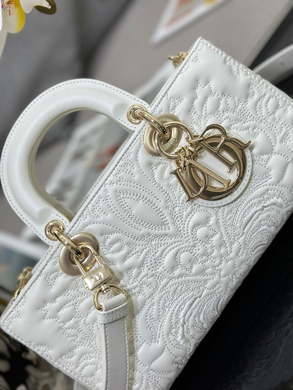 Dragons Bags Detail