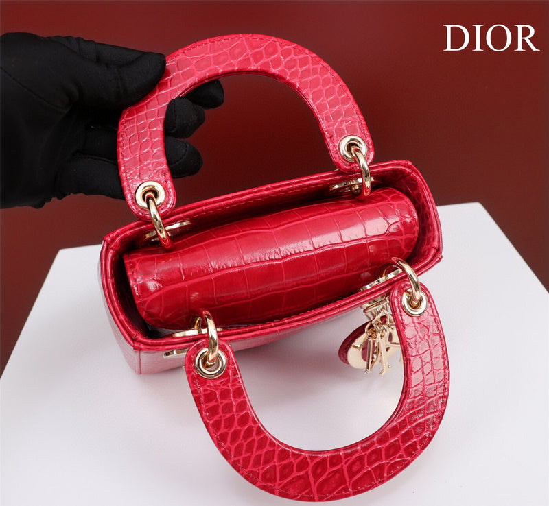 Dragons Bags Detail