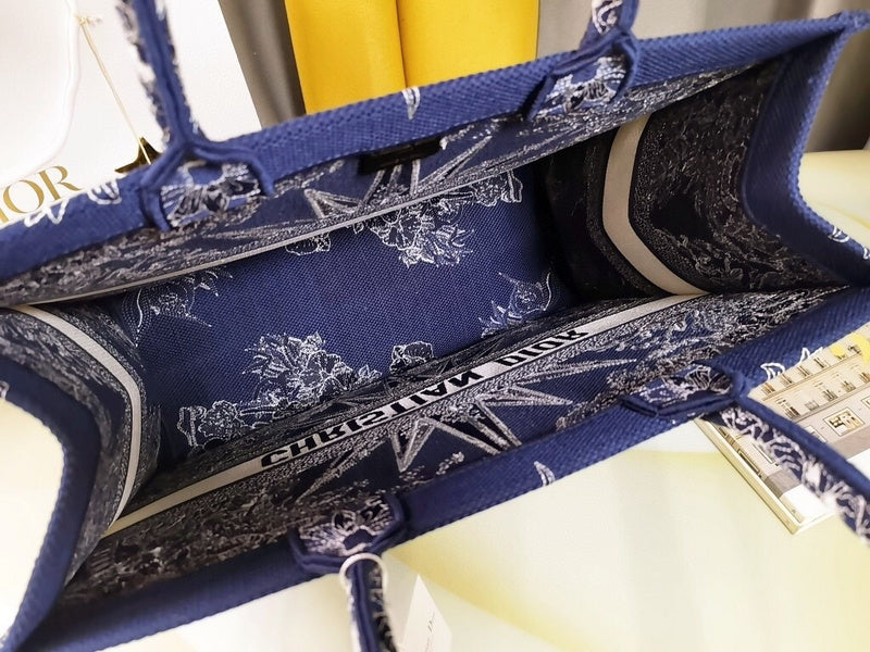 Dragons Bags Detail