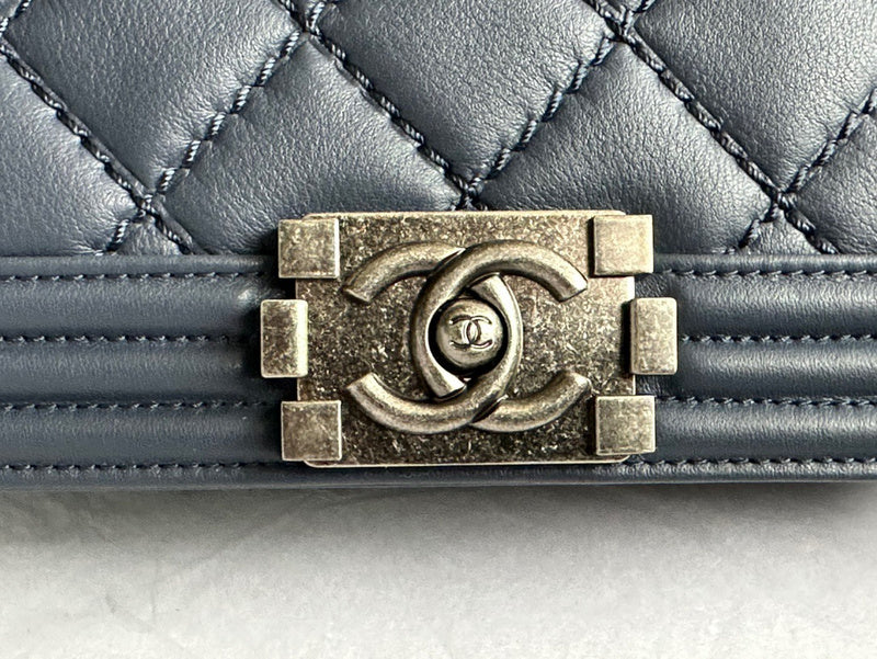 Dragons Bags Detail