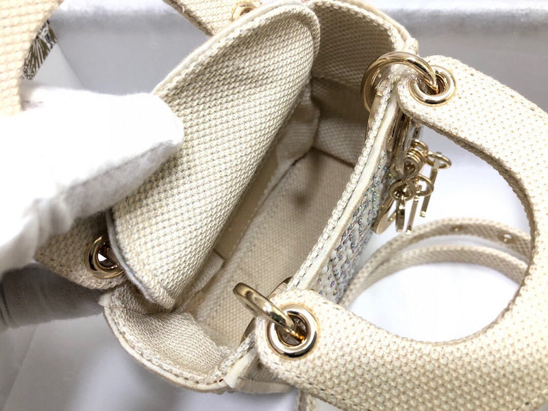 Dragons Bags Detail