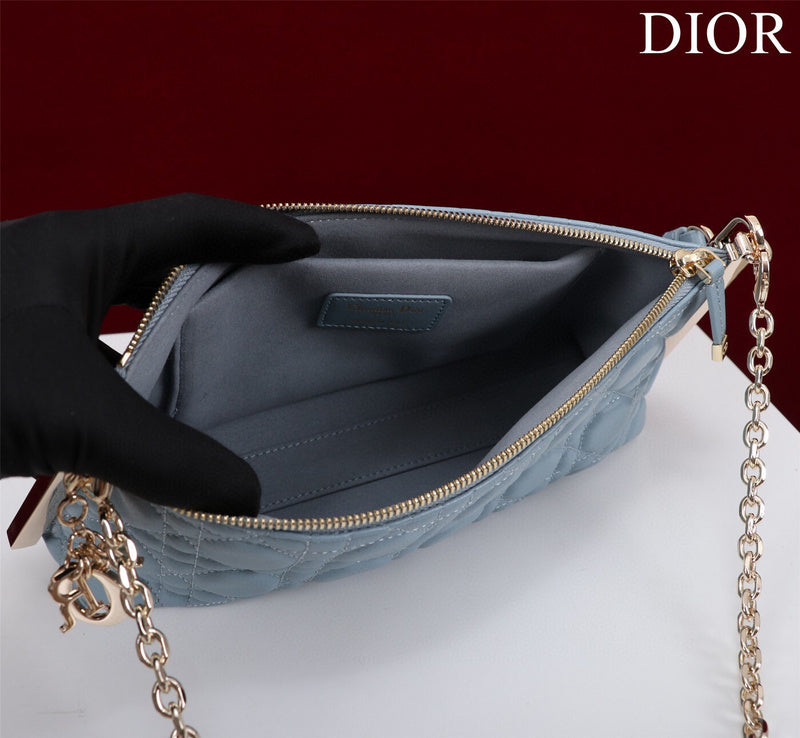 Dragons Bags Detail
