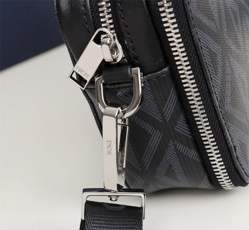 Dragons Bags Detail