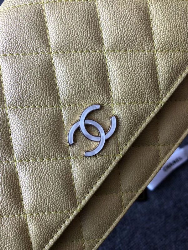 Dragons Bags Detail