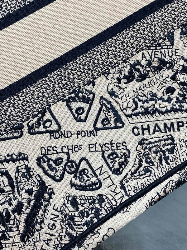 Dragons Bags Detail