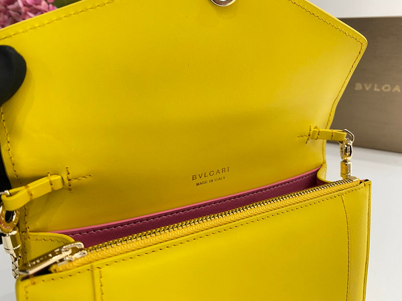 Dragons Bags Detail