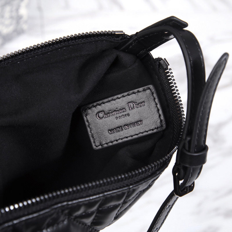 Dragons Bags Detail