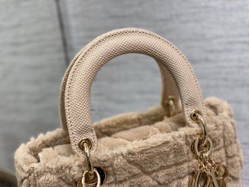 Dragons Bags Detail