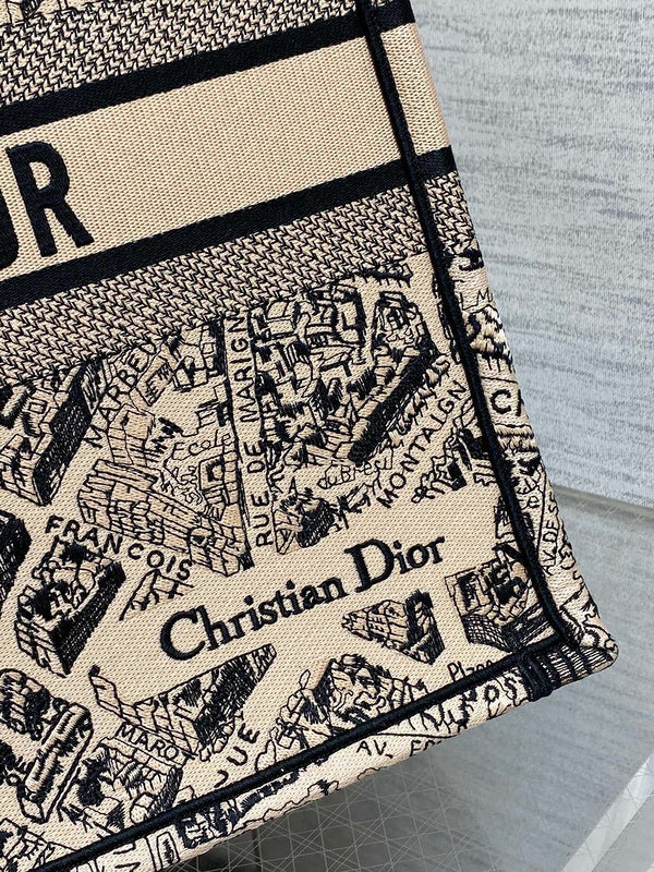 Dragons Bags Detail
