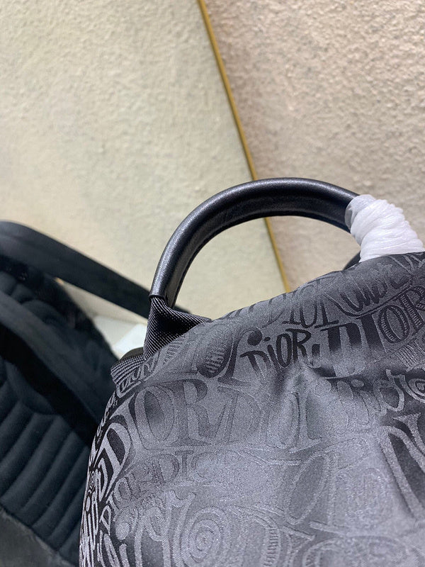 Dragons Bags Detail