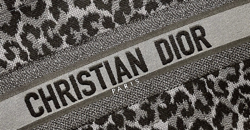 Dragons Bags Detail