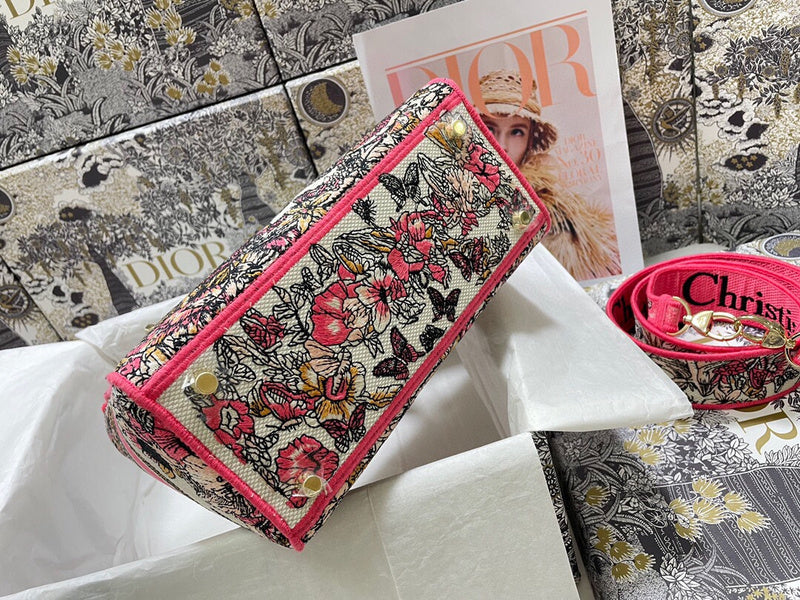 Dragons Bags Detail