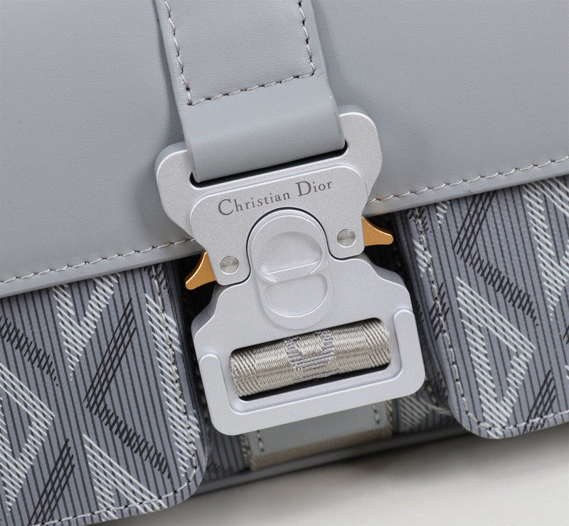 Dragons Bags Detail