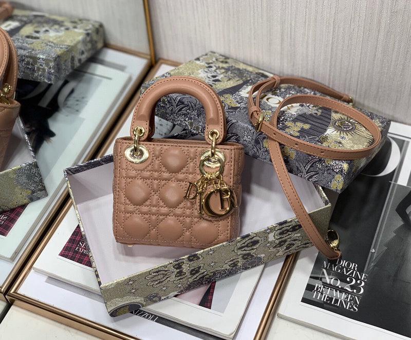 Dragons Bags Detail