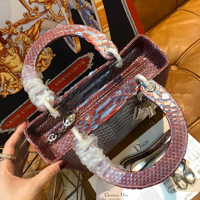 Dragons Bags Detail