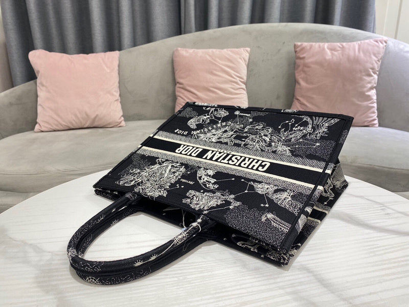 Dragons Bags Detail