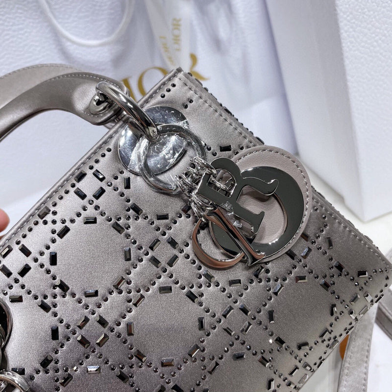 Dragons Bags Detail