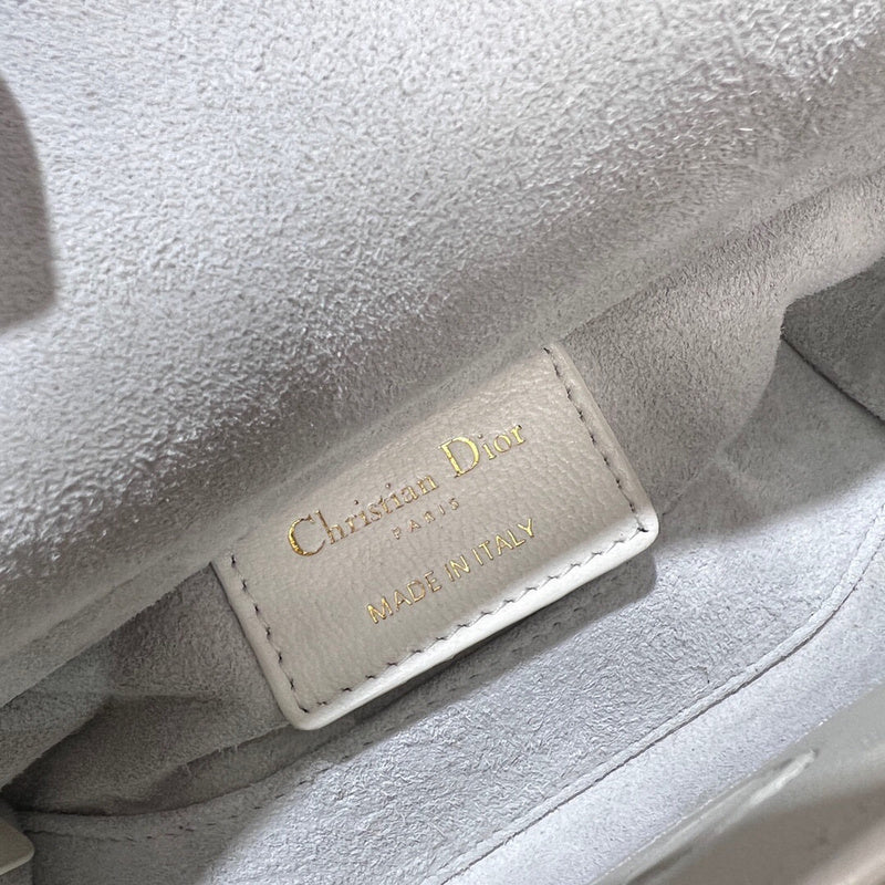 Dragons Bags Detail